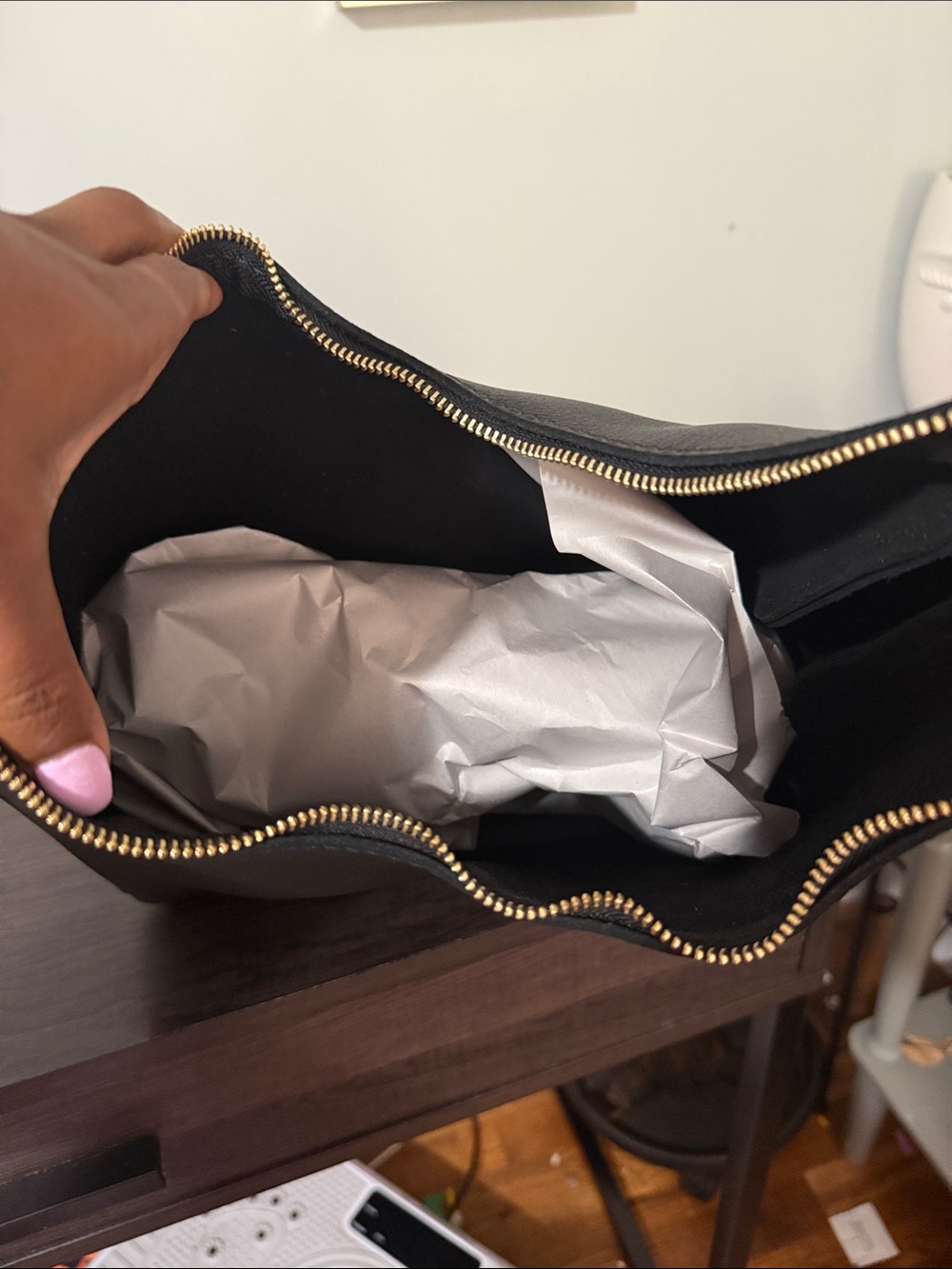 Black Portland Leather MEDIUM ASPEN Shoulder Bag with Gold Hardware- premium - Picture 5 of 6